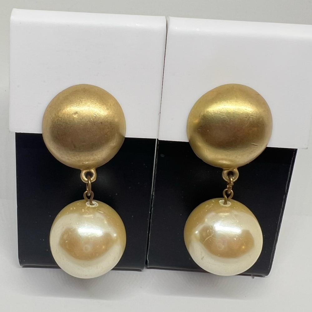 Vintage Ann Taylor Gold-tone Faux Pearl Dangle Clip On Earrings‎
